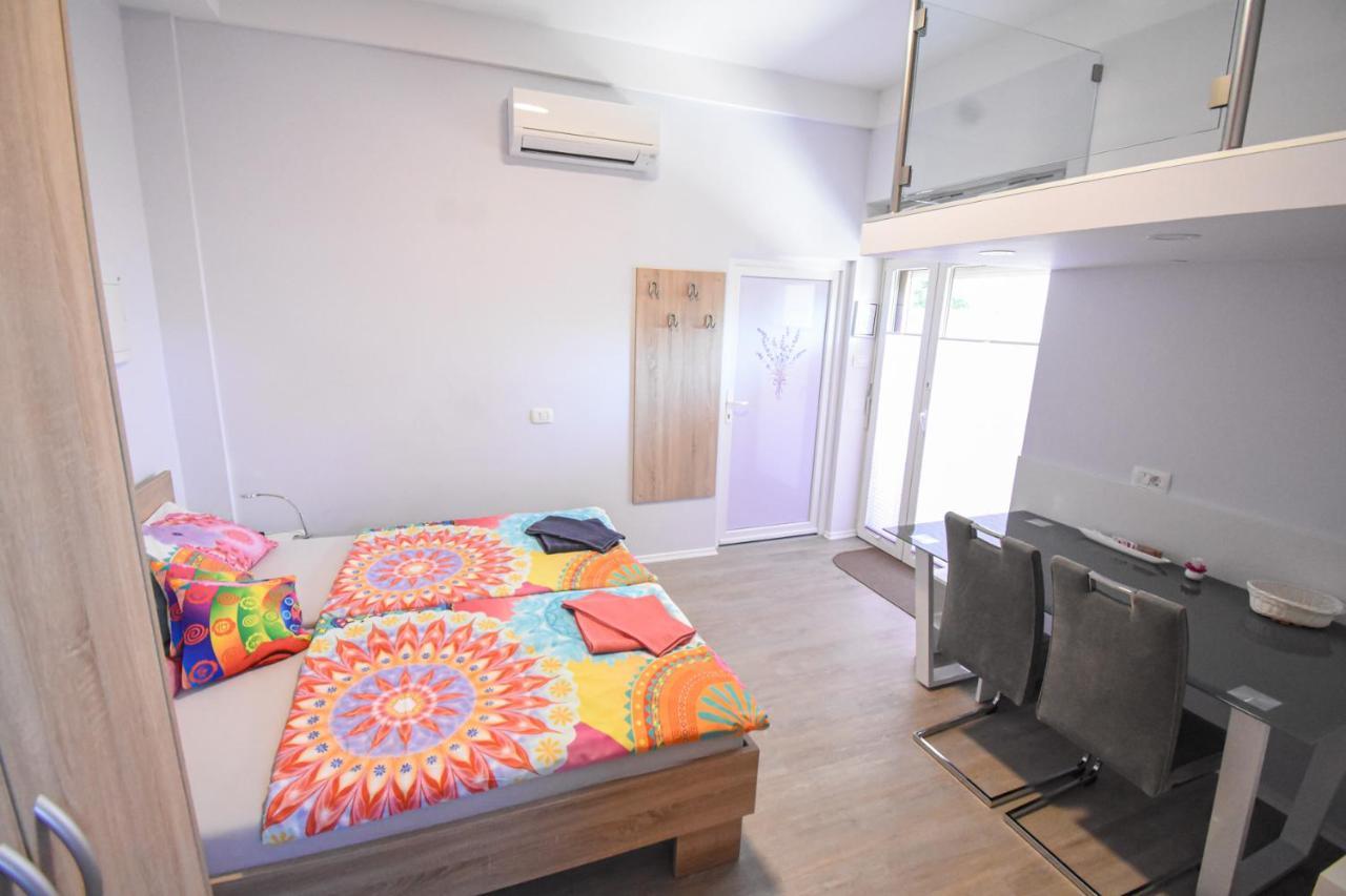 Apartmaji Sobe Zvezda Pobegi Exterior photo
