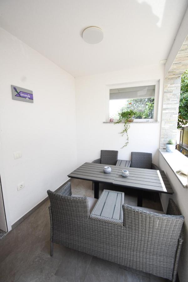 Apartmaji Sobe Zvezda Pobegi Exterior photo